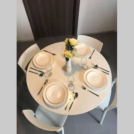 The Overhills Suite, Your Away From * Naxxar
